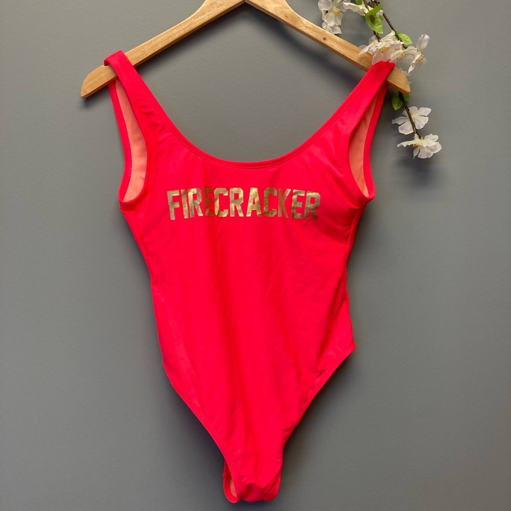 Xhilaration Women’s One Piece Swimsuit “Firecracker” Neon Pink Juniors Small [ee